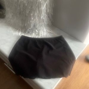 Cute NWOT Eliza Audrey black tennis skirt